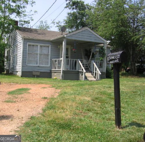 11 Jones St, Gainesville, GA, 30501-3521 | Card Image