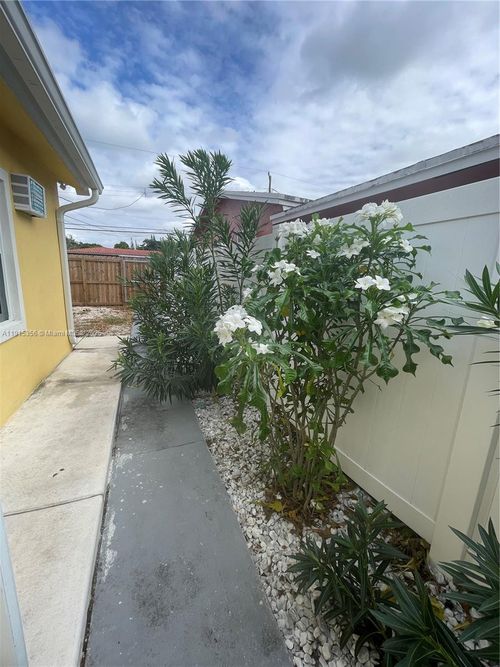 3-1935 Liberty St, Hollywood, FL, 33020-2408 | Card Image