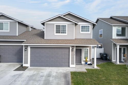 5435 Remington Dr, Pasco, WA, 99301-8598 | Card Image