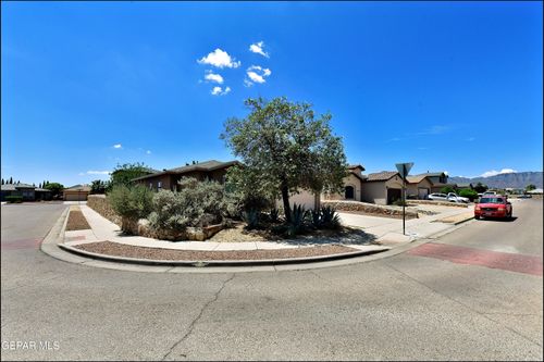 5810 Redstone Mesa Ct, El Paso, TX, 79934-3311 | Card Image