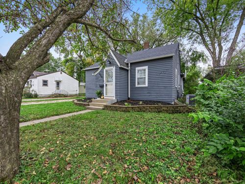 406 5th St Nw, Montgomery, MN, 56069-1027 | Card Image