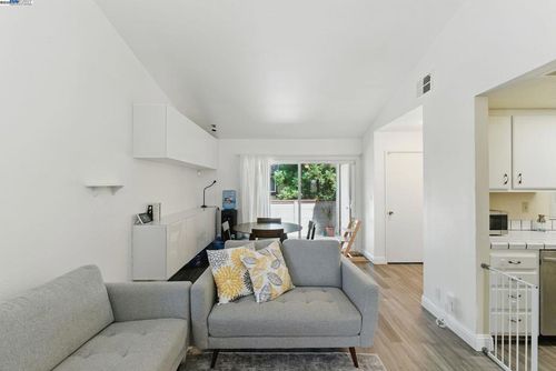 a-6198 Civic Terrace Ave, Newark, CA, 94560-3835 | Card Image