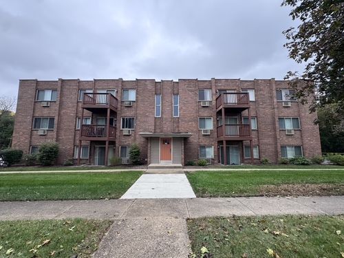 3b-717 Strom Dr, West Dundee, IL, 60118-2731 | Card Image