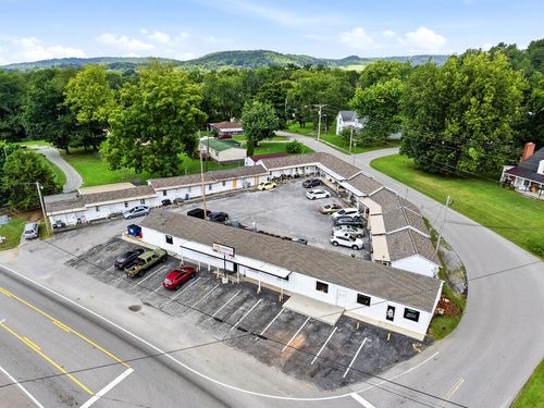 616 E Main St, Livingston, TN, 38570-2012 | Card Image