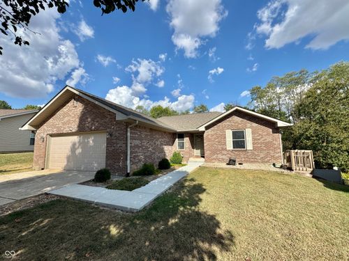 96 Kingswood Ct, Greencastle, IN, 46135-2288 | Card Image