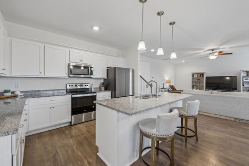 1004 Vanguard Dr, Spring Hill, TN, 37174-2862 | Card Image