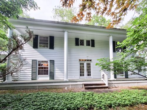 81 Old Cow Pasture Ln, Kinnelon, NJ, 07405-2413 | Card Image