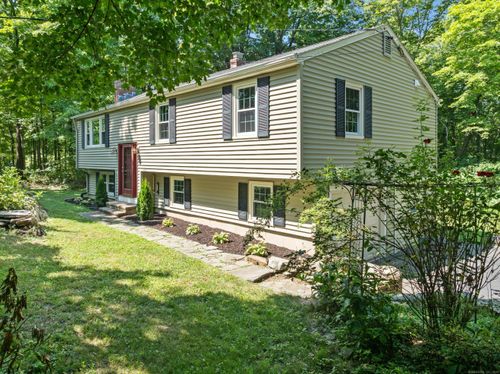 59 Oriole Cir, Guilford, CT, 06437-1407 | Card Image