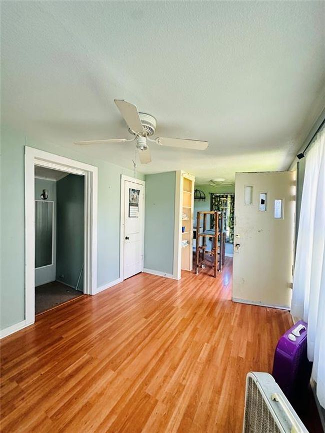 1002 Hopkins St, House other with 5 bedrooms, 3 bathrooms and null parking in Yoakum TX | Image 28