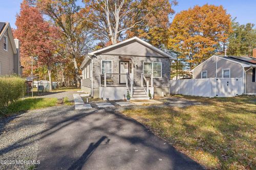 1569 Holly Rd, North Brunswick, NJ, 08902-2618 | Card Image