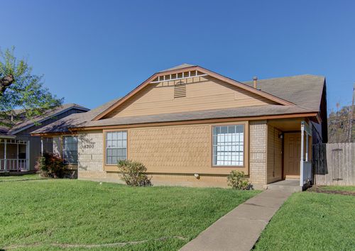 a-8200 W Gate Blvd, Austin, TX, 78745-7509 | Card Image