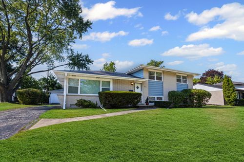 2751 Pauline Ave, Glenview, IL, 60025-4665 | Card Image