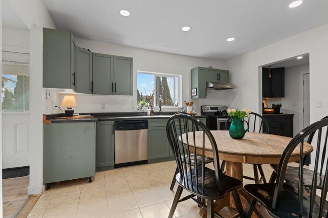 42790 Adams Rd, House other with 3 bedrooms, 1 bathrooms and null parking in Chilliwack BC | Image 8