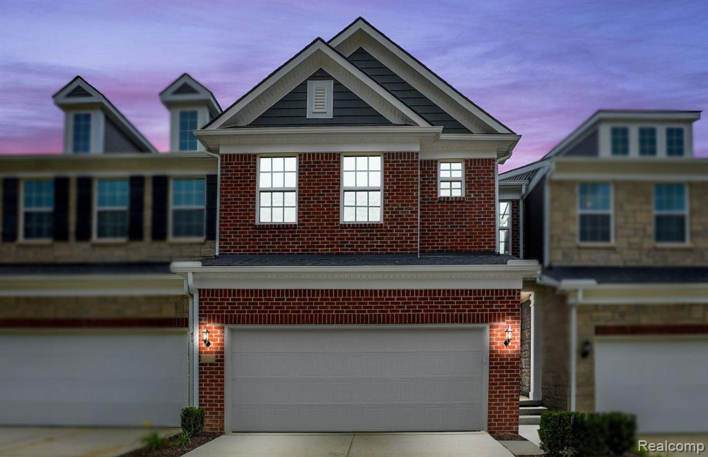 Nottingham Cir, Clarkston, MI 48346