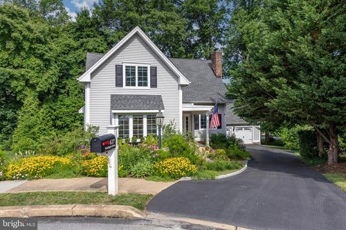 637 Huntington Dr, DOWNINGTOWN, PA, 19335-4827 | Card Image