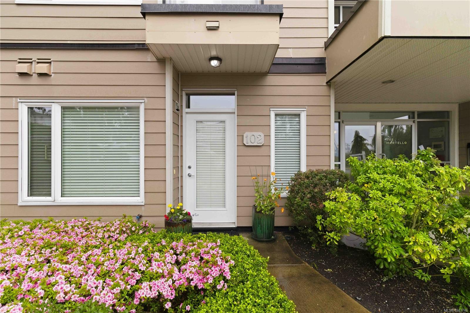 Residential in Esquimalt 4