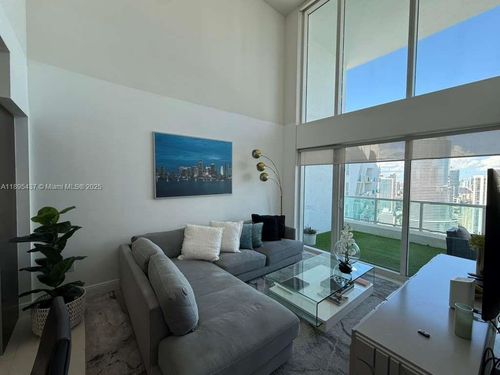 apt-2307-41 Se 5th St, Miami, FL, 33131-2550 | Card Image