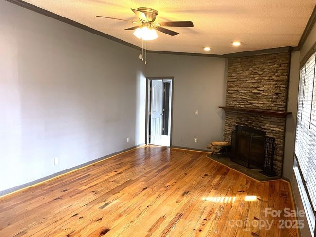 334 Fox Den Rd, House other with 3 bedrooms, 2 bathrooms and null parking in Mars Hill NC | Image 4