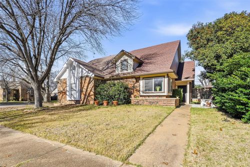 730 Bordeaux Dr, Euless, TX, 76039-4018 | Card Image