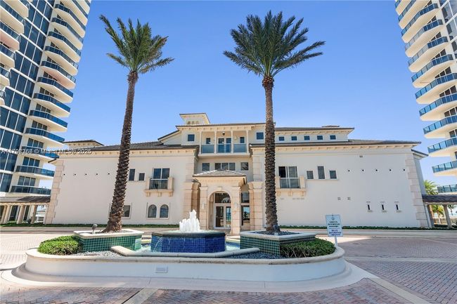 APT-1008 - 4779 Collins Ave, Condo with 3 bedrooms, 2 bathrooms and null parking in Miami Beach FL | Image 29