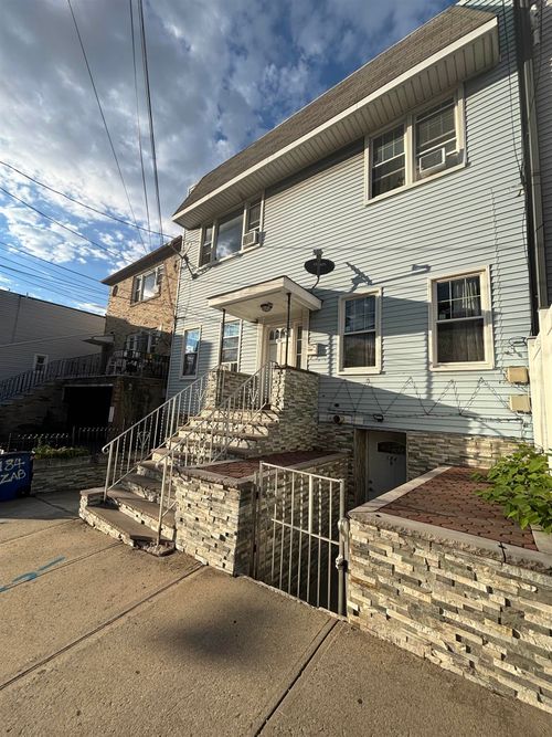 184 Zabriskie St, Jersey City, NJ, 07307-4317 | Card Image