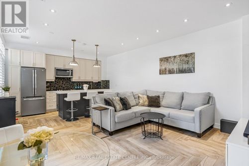 113-701 Sheppard Ave W, North York, ON, M3H0B2 | Card Image