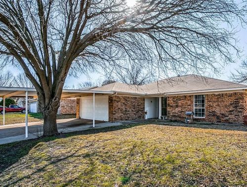 1213 Dennis Dr, Saginaw, TX, 76179-1010 | Card Image