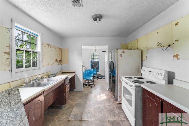 747 E Gwinnett St, Home with 10 bedrooms, 4 bathrooms and null parking in savannah GA | Image 32