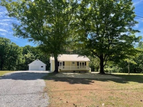 2625 Old Blacktop Rd, Mc Ewen, TN, 37101-5517 | Card Image
