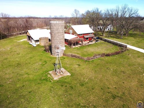 797 E 1217 Rd, Lawrence, KS, 66047-9454 | Card Image