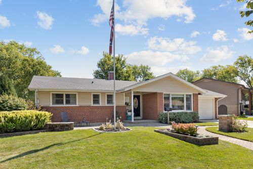 208 Fern Drive, Elk Grove Village, IL, 60007 | Card Image