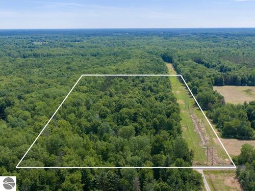 1999 Ryan Rd, Caro, MI, 48723-9564 | Card Image