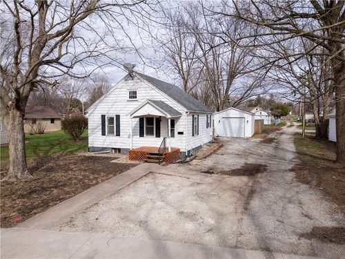 213 Harrison St, Rossville, IL, 60963-1026 | Card Image