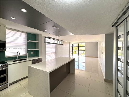 314a-18000 Nw 68th Avenue, Hialeah, FL, 33015 | Card Image