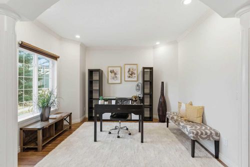 507 17 Ave Nw, Calgary, AB, T2M0N4 | Card Image