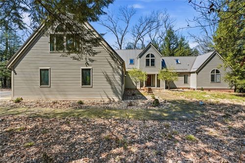 5700 Clingan Rd, Struthers, OH, 44471-2176 | Card Image