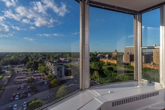 APT-1403 - 8200 E Jefferson Ave, Condo with 2 bedrooms, 2 bathrooms and null parking in Detroit MI | Image 6