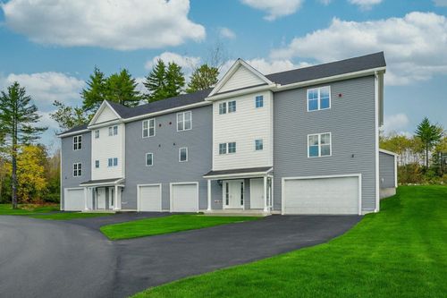 13 Autumn Ln, Raymond, NH, 03077-4005 | Card Image