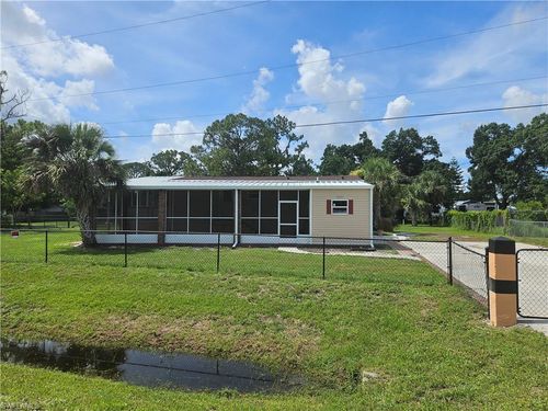 2425 Case Ln, NORTH FORT MYERS, FL, 33917-1721 | Card Image