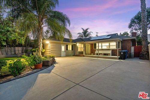 4833 Denny Ave, North Hollywood, CA, 91601-5493 | Card Image