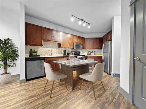 apt-1332-2910 Milam St, Houston, TX, 77006-3670 | Card Image