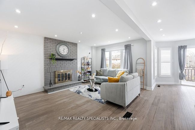 72 Farrow Cres, House other with 5 bedrooms, 4 bathrooms and 2 parking in Ajax ON | Image 9