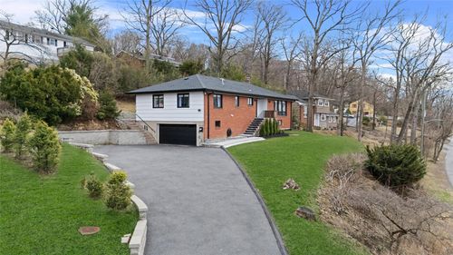 700 Linda Ave, Thornwood, NY, 10594-1525 | Card Image
