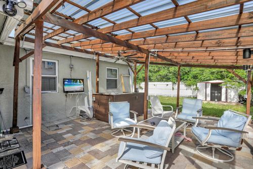 5332 Ne 15th Ave, Pompano Beach, FL, 33064-5610 | Card Image