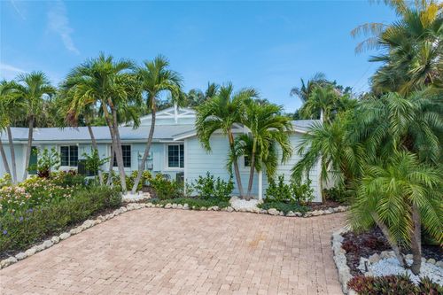 324 64th St, Holmes Beach, FL, 34217-1514 | Card Image