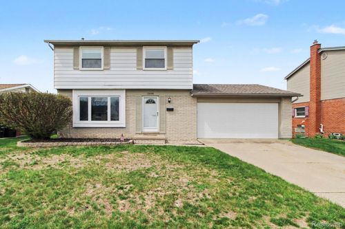 15648 Michael St, Taylor, MI, 48180-5018 | Card Image