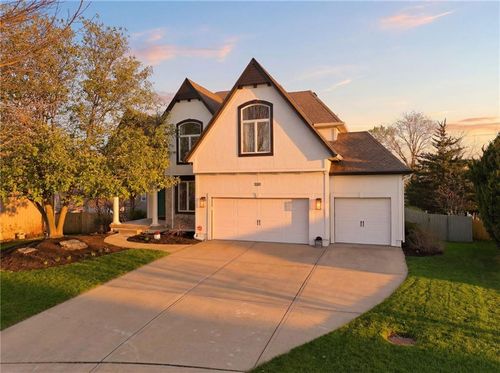 16216 Ash St, Overland Park, KS, 66085 | Card Image