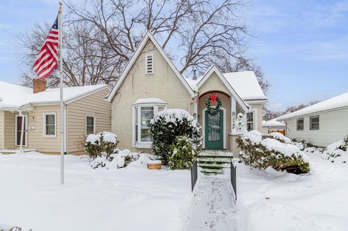 3734 Perry Ave N, Robbinsdale, MN, 55422-2008 | Card Image