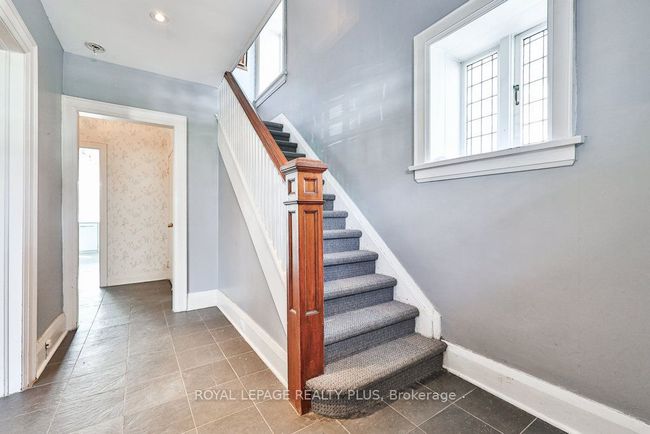 225 Glenrose Ave, House other with 4 bedrooms, 3 bathrooms and 4 parking in Toronto ON | Image 5