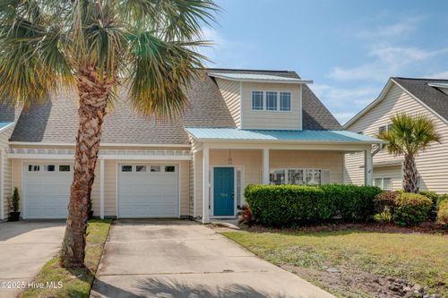 104 Phoebee Ct, Hampstead, NC, 28443-7704 | Card Image